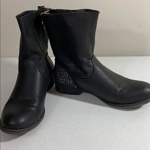 Via pinky collection ankle boot